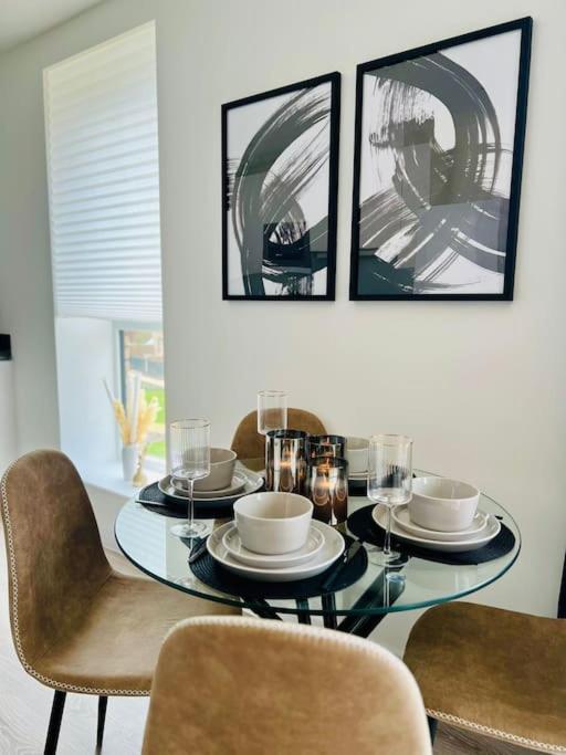 Hessian Lounge -Wyndale- Central 2Br W/Parking Бирмингем Экстерьер фото