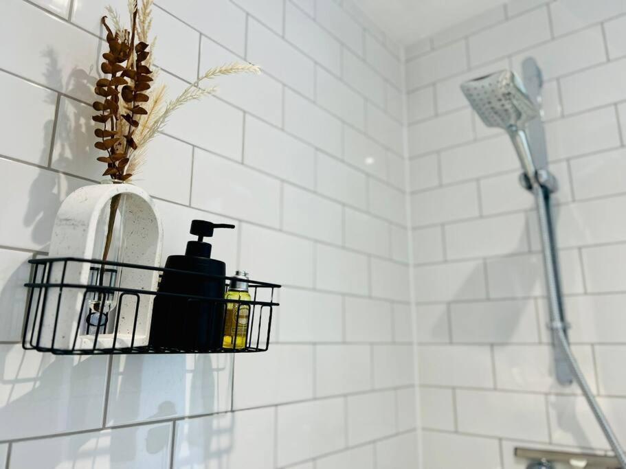 Hessian Lounge -Wyndale- Central 2Br W/Parking Бирмингем Экстерьер фото
