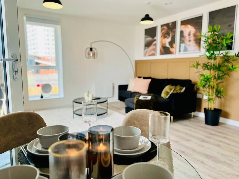 Hessian Lounge -Wyndale- Central 2Br W/Parking Бирмингем Экстерьер фото