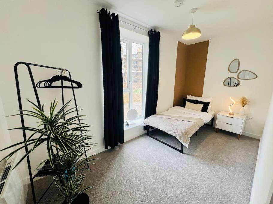 Hessian Lounge -Wyndale- Central 2Br W/Parking Бирмингем Экстерьер фото
