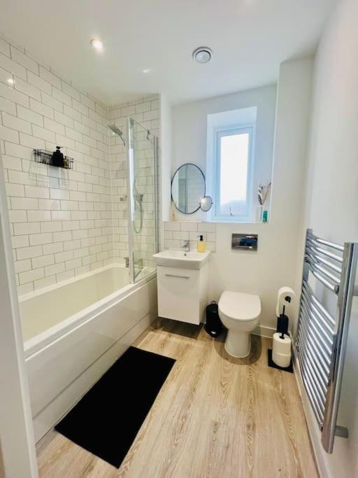 Hessian Lounge -Wyndale- Central 2Br W/Parking Бирмингем Экстерьер фото