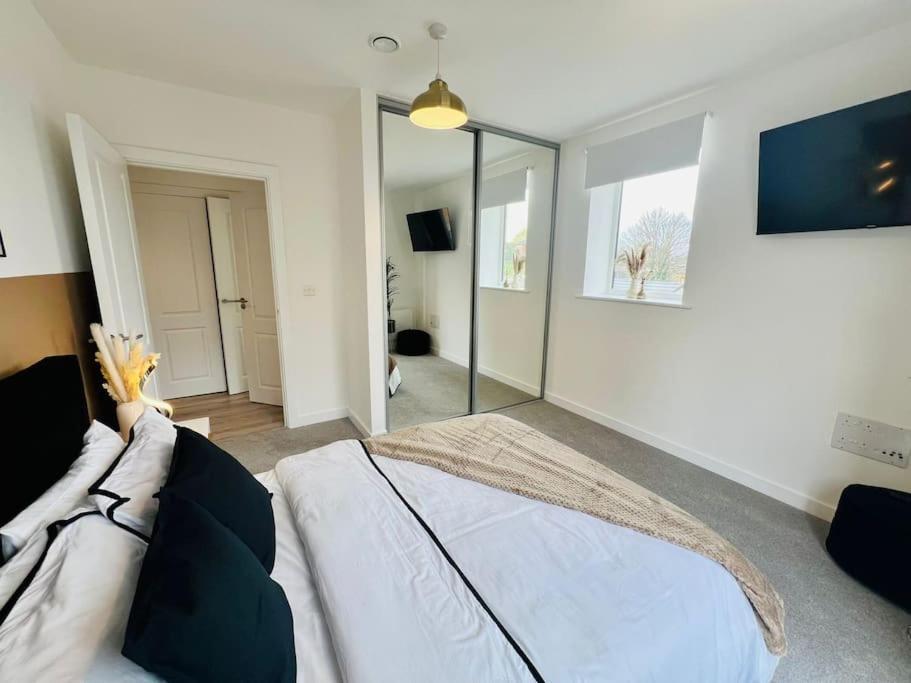 Hessian Lounge -Wyndale- Central 2Br W/Parking Бирмингем Экстерьер фото